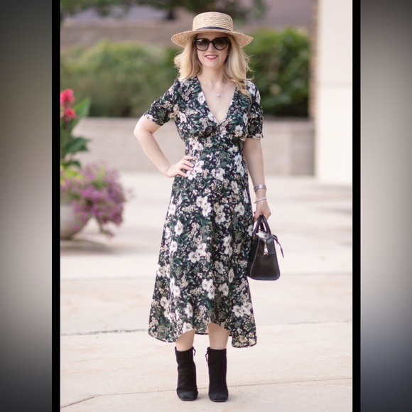 Astr Dresses & Skirts - Astr Black and Cream Floral Midi Dress